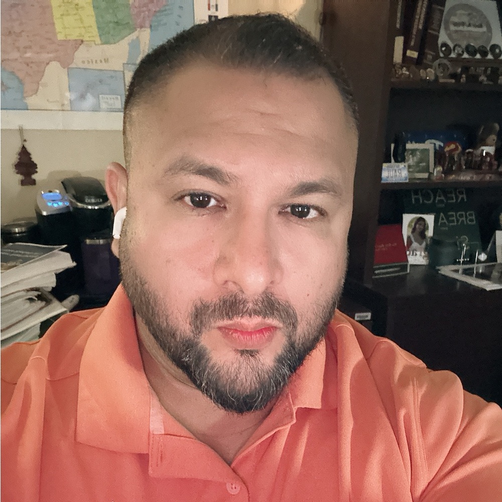 Meet your Posher, Raul
